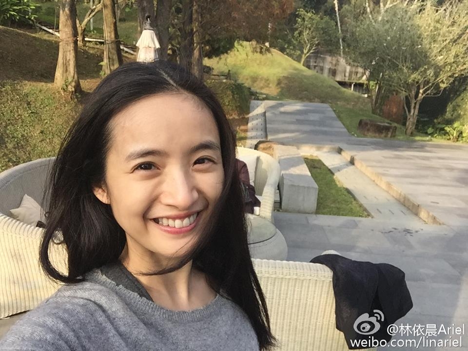 零負評女星林依晨與老公林于超結婚6年,今在IG證懷孕消息。
