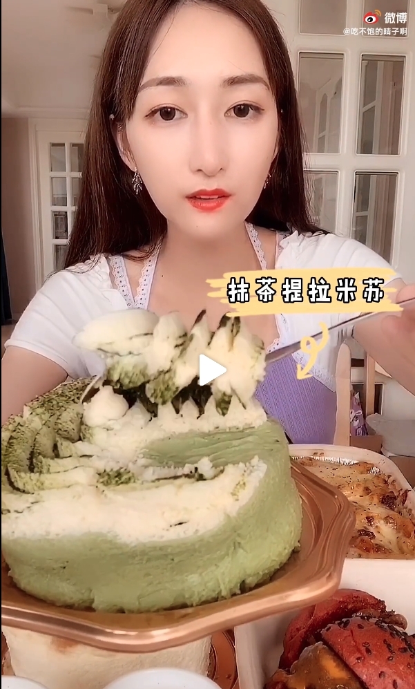 美女大胃王吃播主「吃不飽的晴子啊」,近日的健康問題就惹人擔憂!