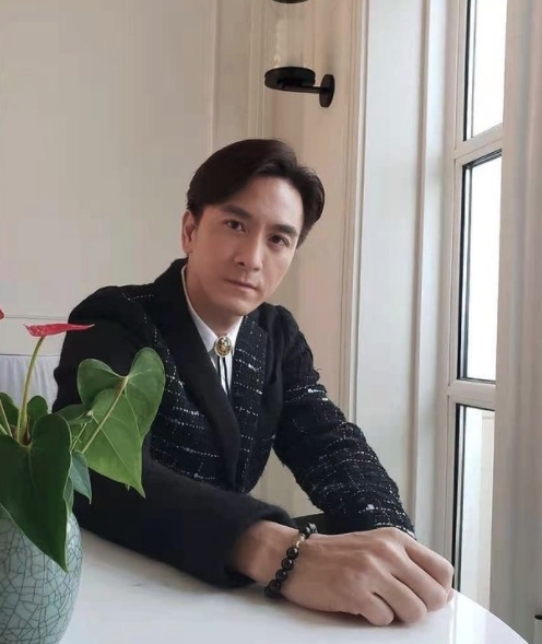 馬國明一向被封「零負評男神」的他,不但對家人和女友都十分好