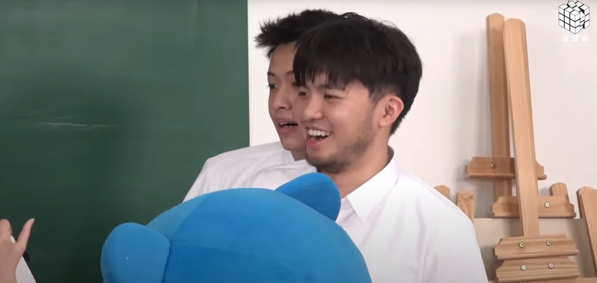 不過當時在場的Locke就迴避不答Jeannie的問題,更顯得怕羞躲在後面,令網民對他產生反感