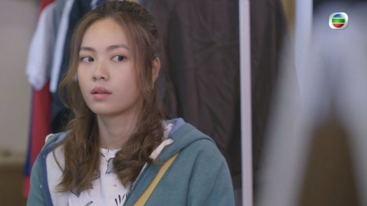 憑《香港愛情故事》中飾演羅天宇妹妹「陳子婷」一角人氣急升
