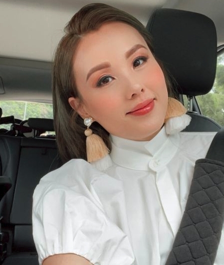 楊洛婷稱:「我只係會講好彩我夠自信」當時不妥協堅持不整容的她,大受網民欣賞:「咁都要整容?」