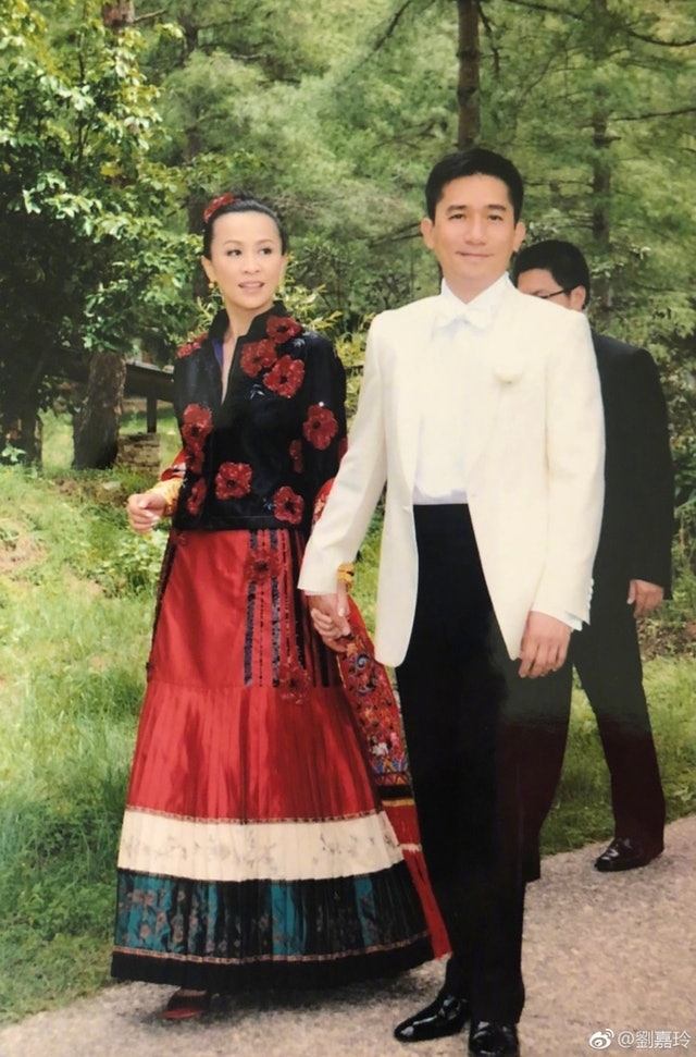 劉嘉玲曾感恩讓她遇到梁朝偉:「我覺得自己幾幸運識到呢個男仔」