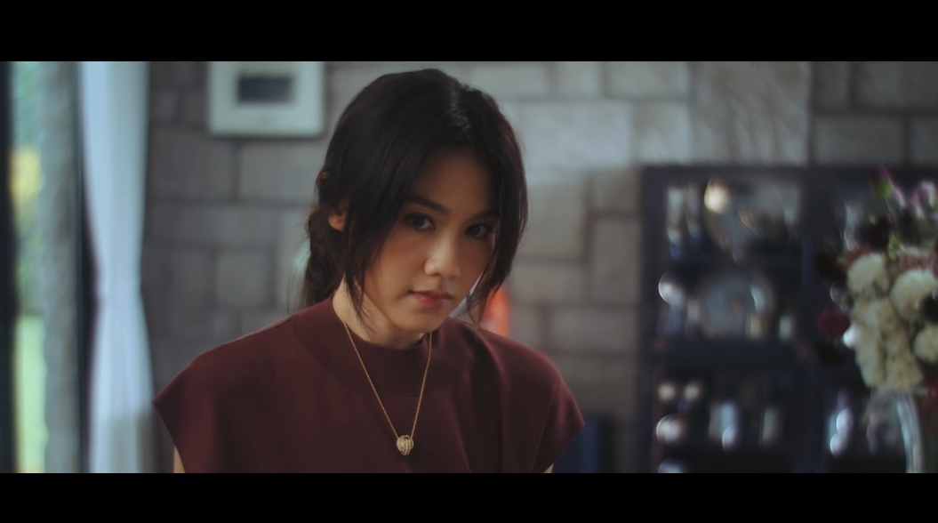 Edan 新歌《小諧星》邀請了女神周秀娜(娜姐)出演 MV 女主角