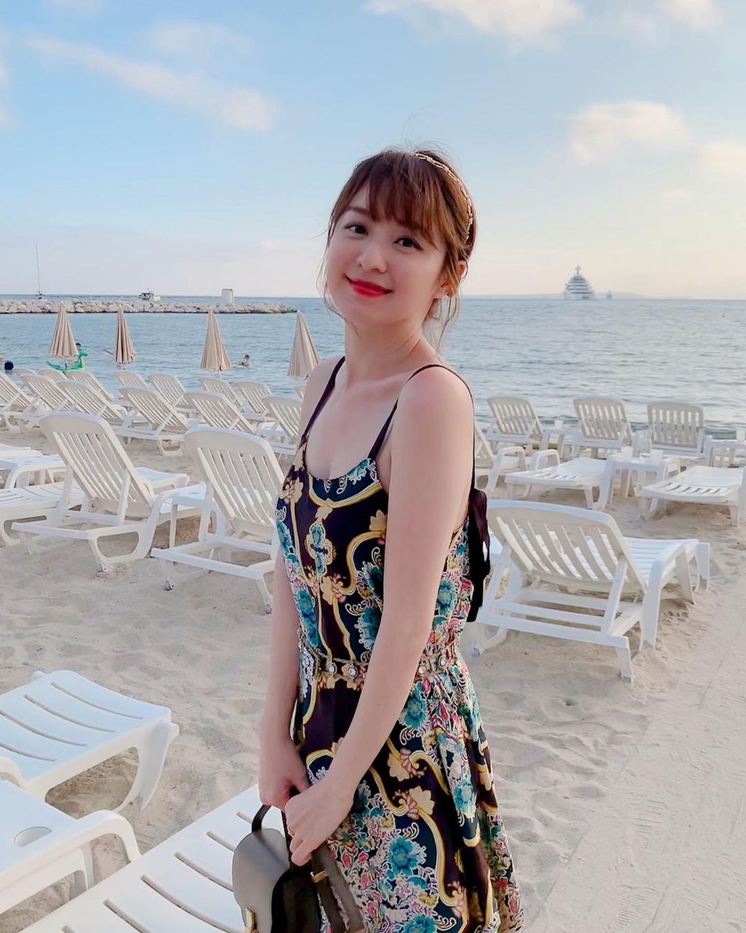 24 歲的徐淑敏 Suki 被爆與比她大 20 年富商的男友黃重生分手再閃婚黄浩