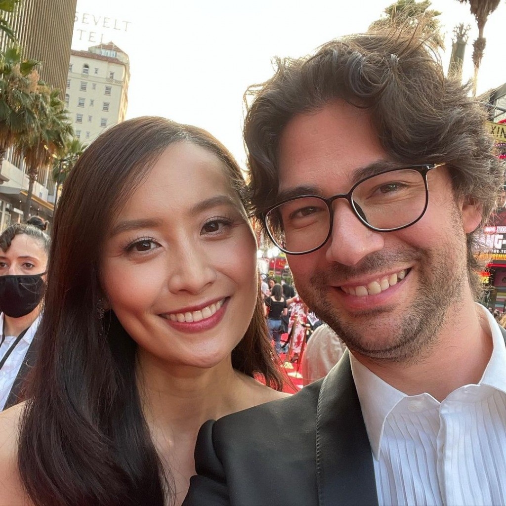 陳法拉老公 Emmanuel Straschnov 曾是法國駐東京大使,在讀書時期到法國駐東京領事館實習?