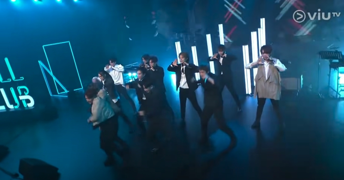 以免似對台被傳「造馬」的手法相似，後來就出現《Chill Club》排斥MIRROR之說出現。