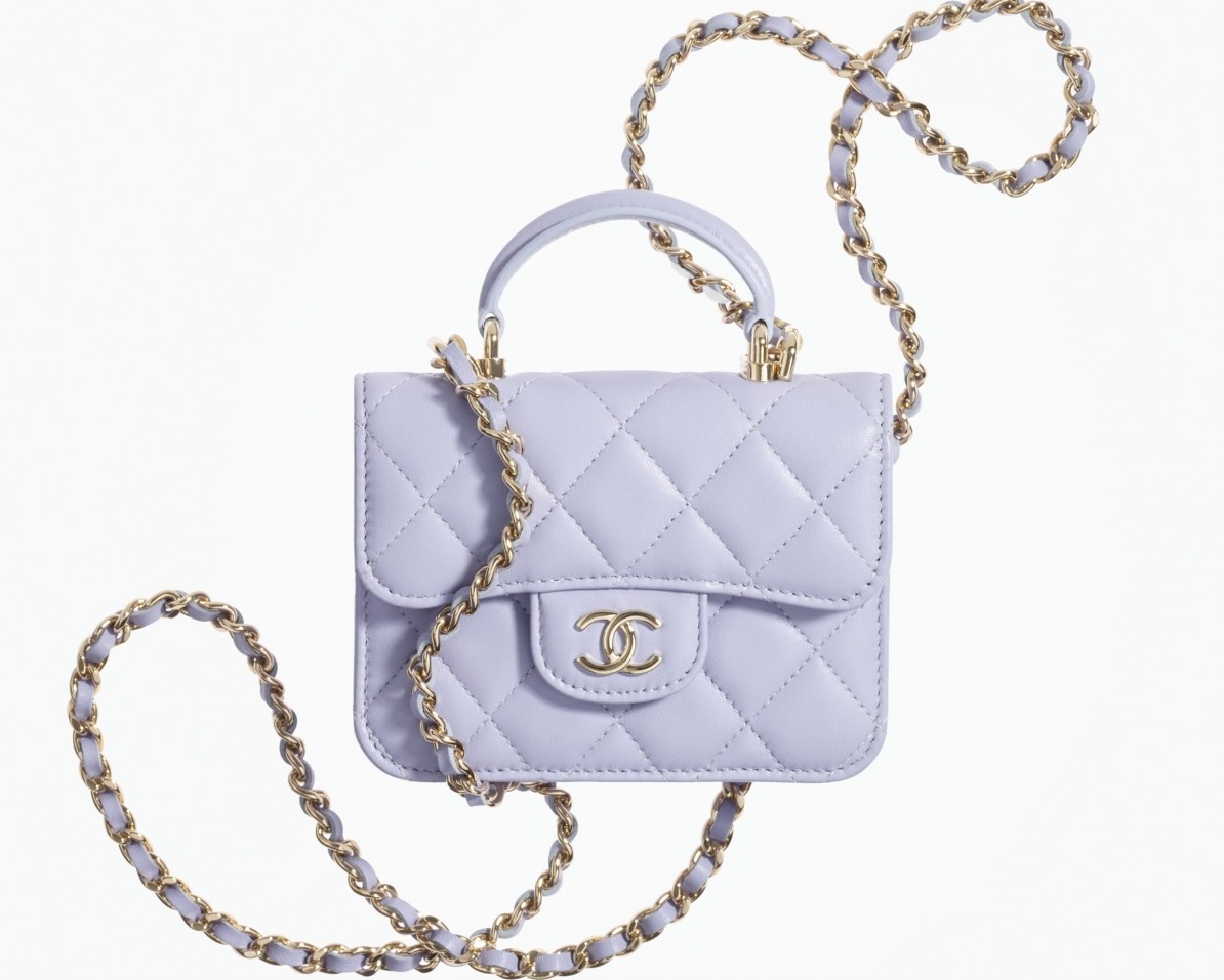 flap-coin-purse-with-chain-light-purple-lambskin-gold-tone-metal-lambskin-gold-tone-metal-packshot-artistique-vue1-ap2200b06660nf289-8845468499998