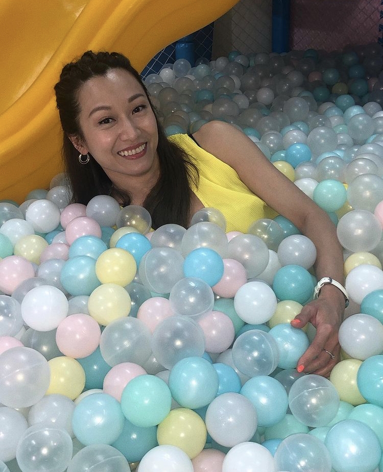 近日,蓋世寶接受訪問時重提當年被調離兒童組的心情