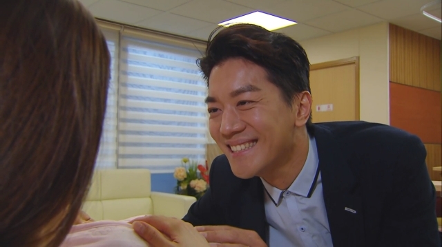 男友又表示「3日都想同auntie一齊留喺屋企,唔想出街」,提議樓主到他的家一起睇戲,仲可以慳錢!
