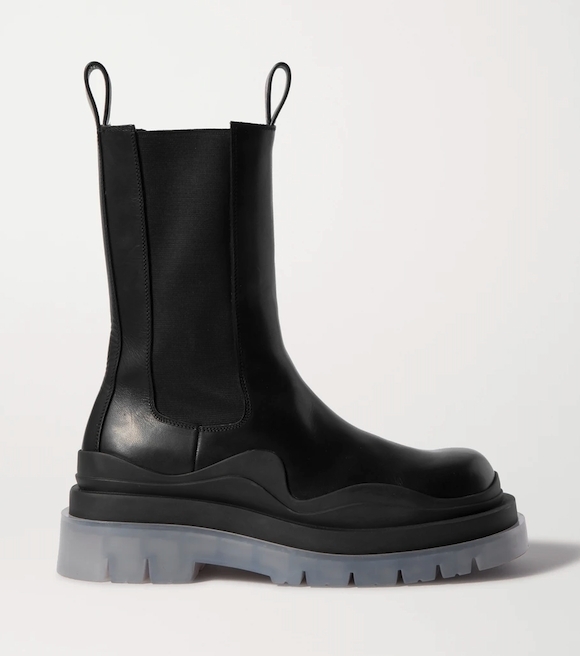 Bottega Veneta 的中靴在意大利製成,皮革做的非常出色