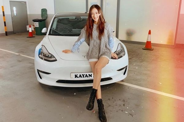 網民指罵蔡嘉欣「炫富拜金女」是非多籮籮!