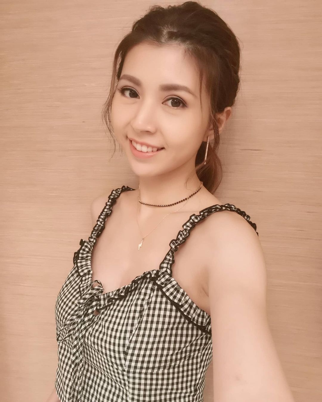 現年34的張秀文憑著豐滿性感身材被受到關注,更獲封無綫「新一代咪神」