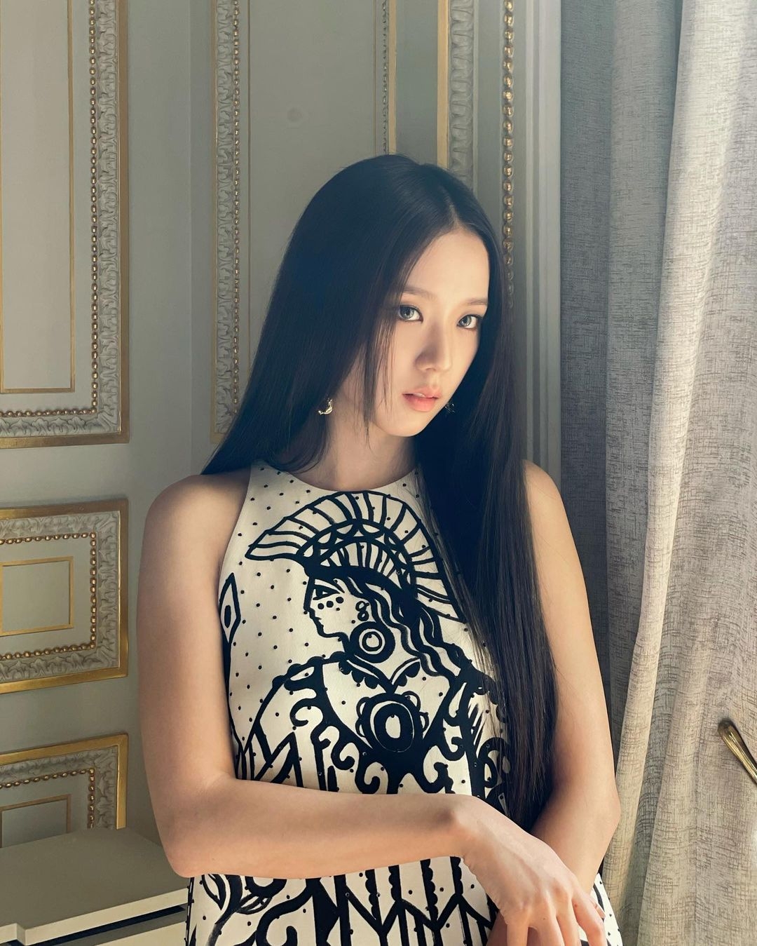但今次對方是全球炙手可熱女團 BLACKPINK 的女神 Jisso,未知男方會否為對方定下來呢?