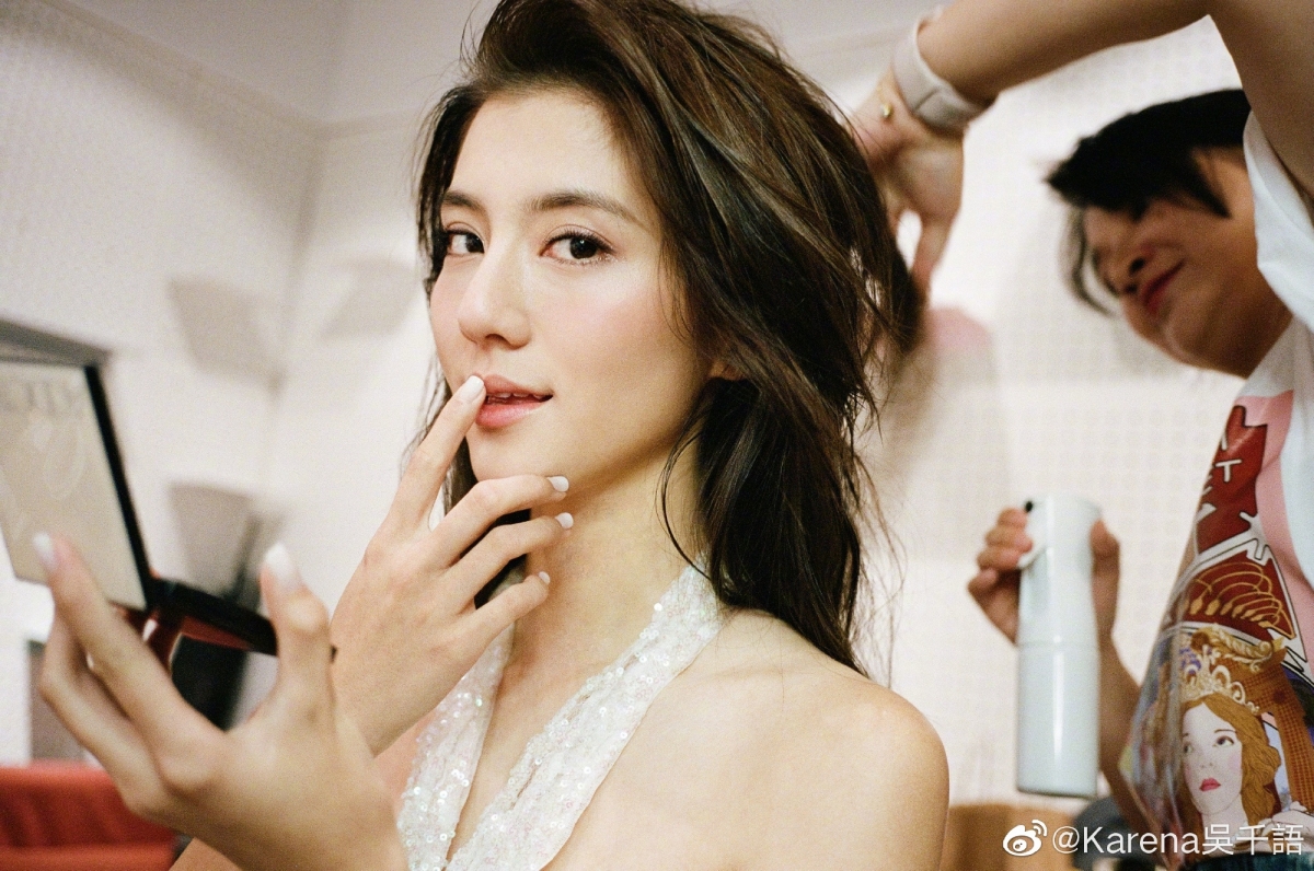 當時有報道指林峯不惜豪洗千萬為了氹女友開心!