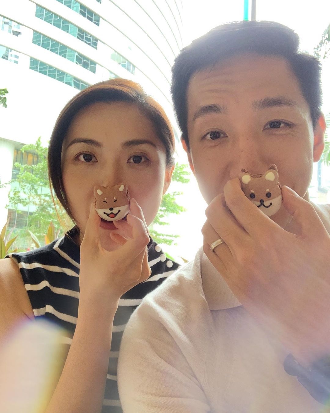 兩人於拍拖第7年時正式訂婚,原因是因為柳俊江出差採訪時發生意外,令他明白到做人要珍惜當下。可惜10年感情始終敵不過時間,最後甚至更連朋友也做不成,令人婉惜。