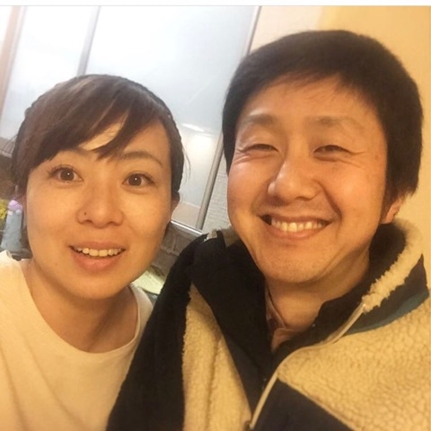 這種關係及婚姻價值觀絕非人人能夠接受,雙方的父母對此表示強烈反對