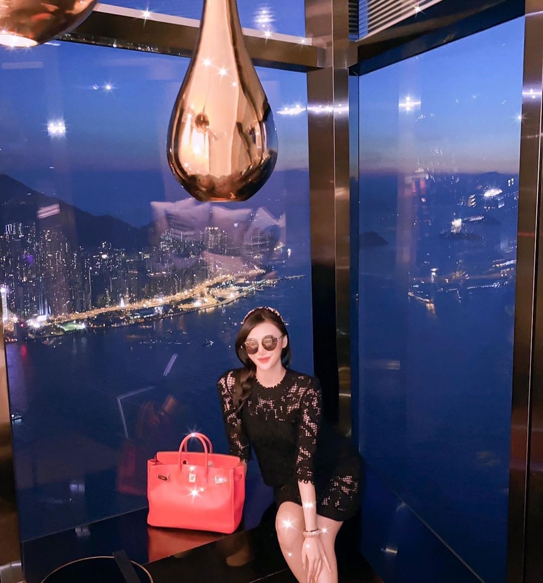 高鈞賢女友吳玥彤的 IG 相片所見,生活極為富泰