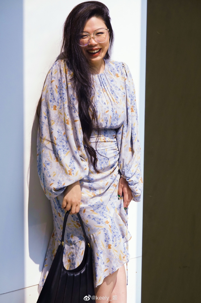 Keely《大有可為的我》節目中呈現了才女的一面,講述自己做廣告業的經歷