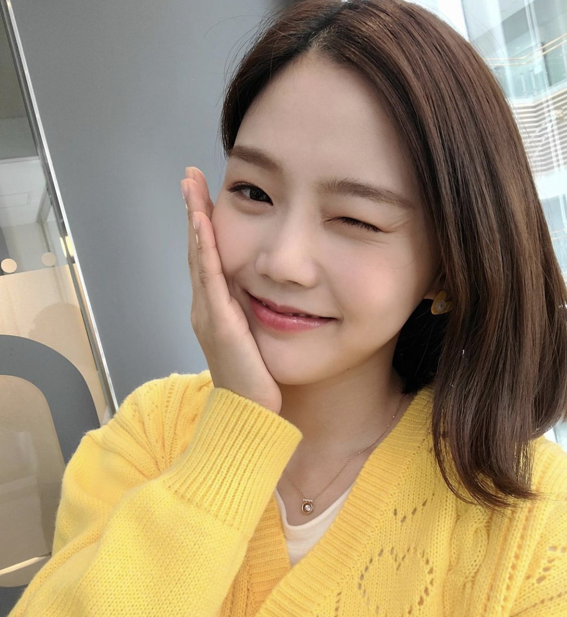 Aegyo(애교): 撒嬌。