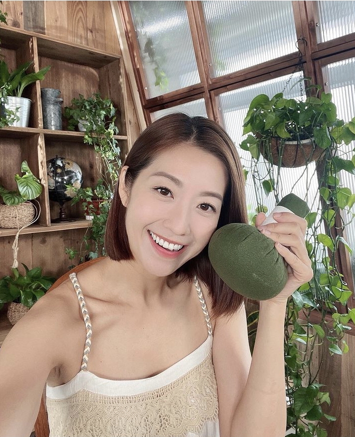 Yoyo接受訪問時就急急澄清,表示:「係對白寫嘅,我只係跟稿讀!」