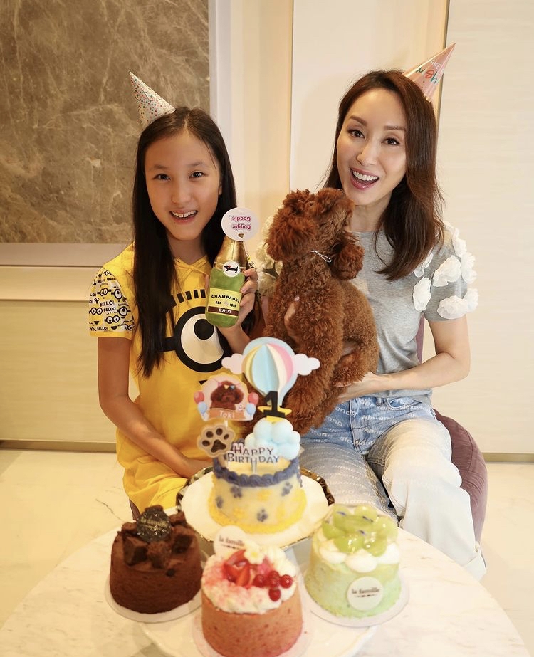 郭可盈在IG分享為愛犬Toki慶生的照片,令其千萬豪宅意外曝光!