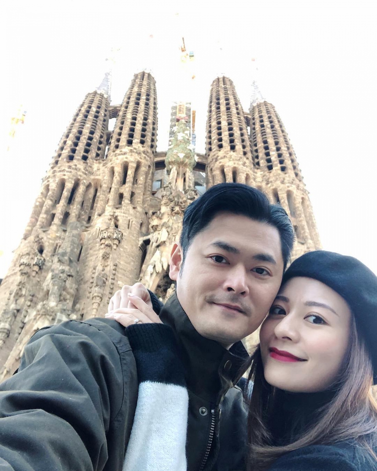 江若琳同時亦有問公司可否支付影宣傳照的開支