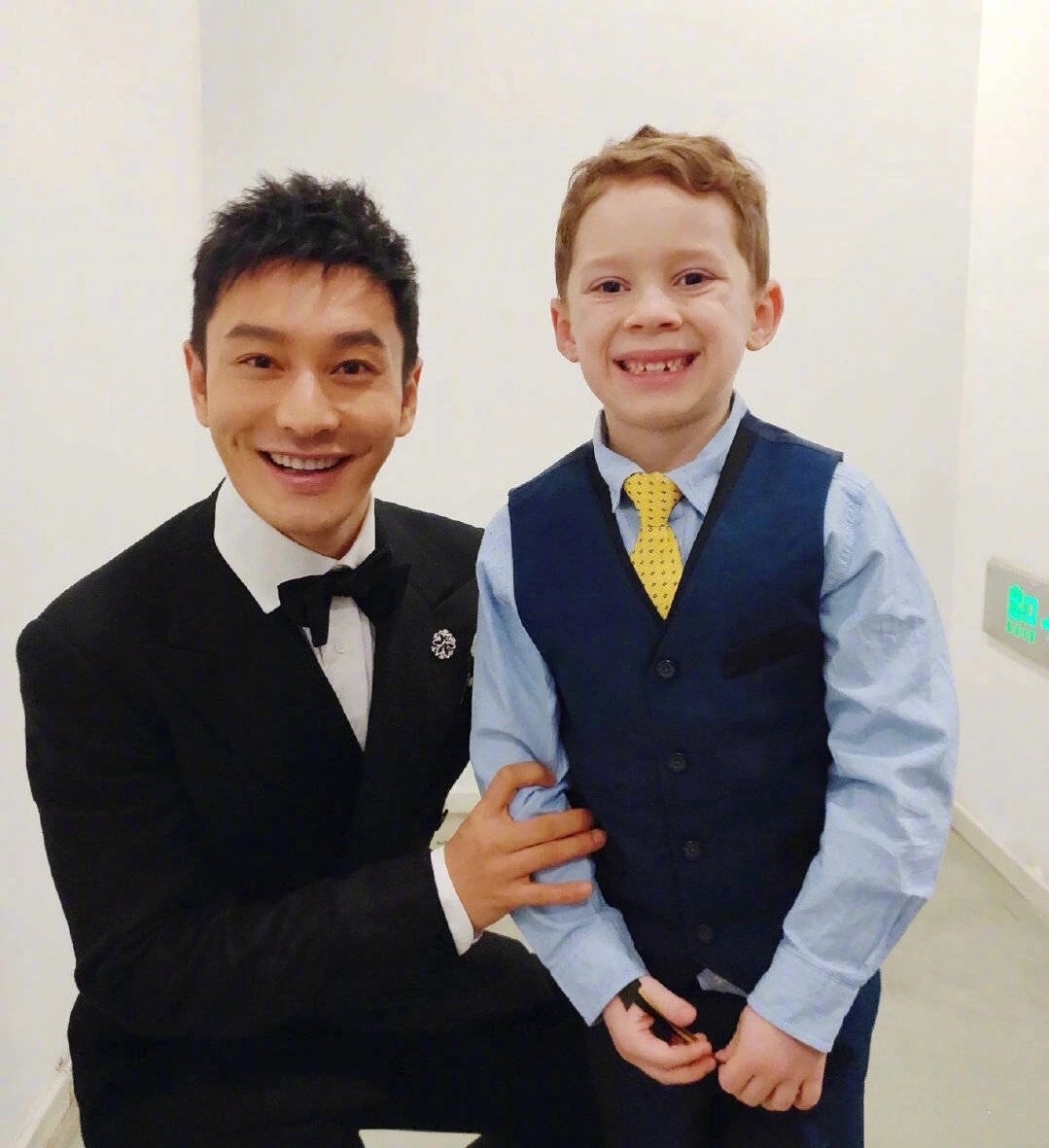 在微博最高峰曾收獲多達約 250 萬名粉絲的Gavin ,更獲邀到內地出席多個商業活動,甚至參演不同的內地廣告,8歲便成為全球炙手可熱的 KOL!