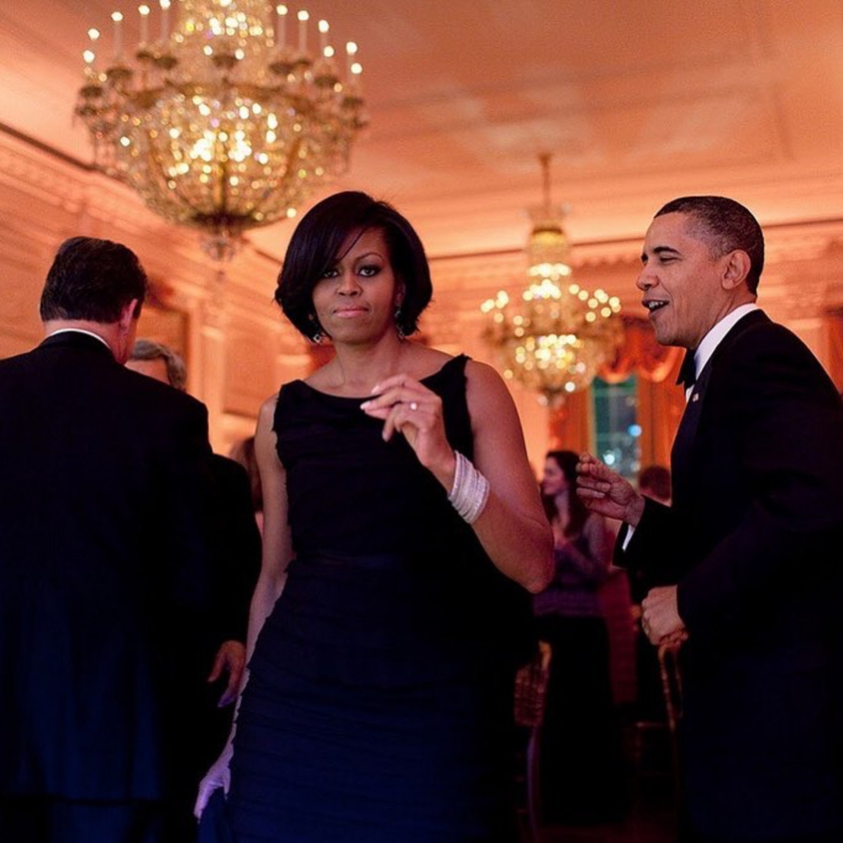 奧巴馬(Barack Obama)很快就被米歇爾所吸引,入職一個月就展開了追求攻勢