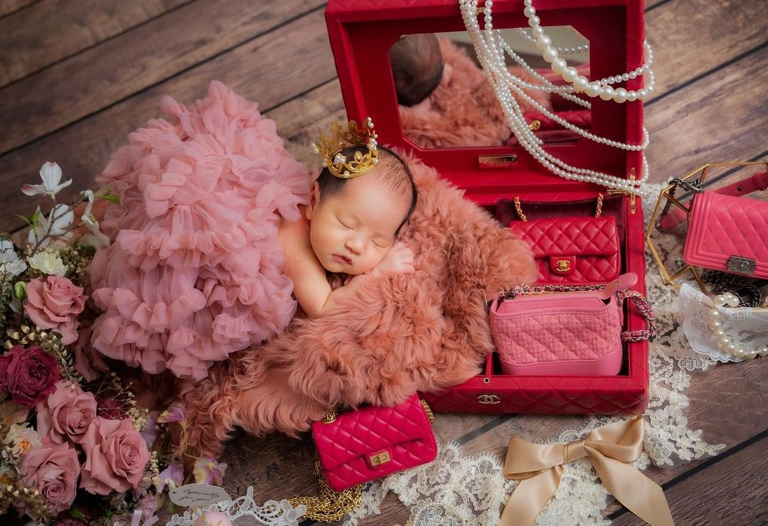 王思佳與老公結婚5年,終於在今年8月迎來他們第一個小寶寶。