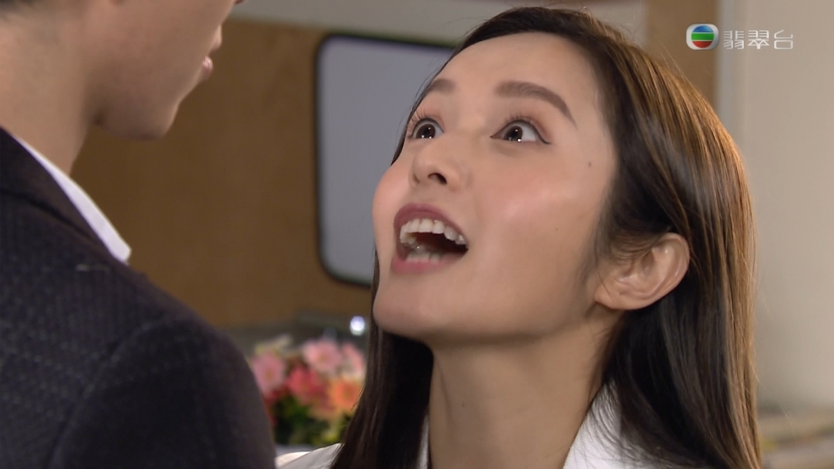 港女在討論區上洩憤:「我部電話震又關你事?你咪鬼咁八卦啦