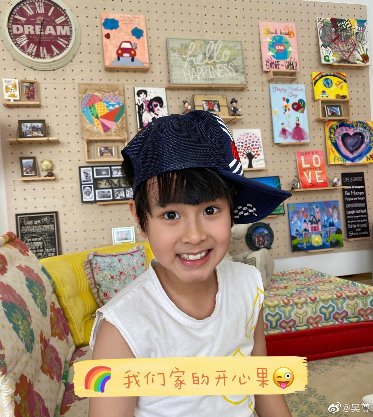 轉眼間已經8歲的Max長大了不小,以往的Baby fat已經消失不見!