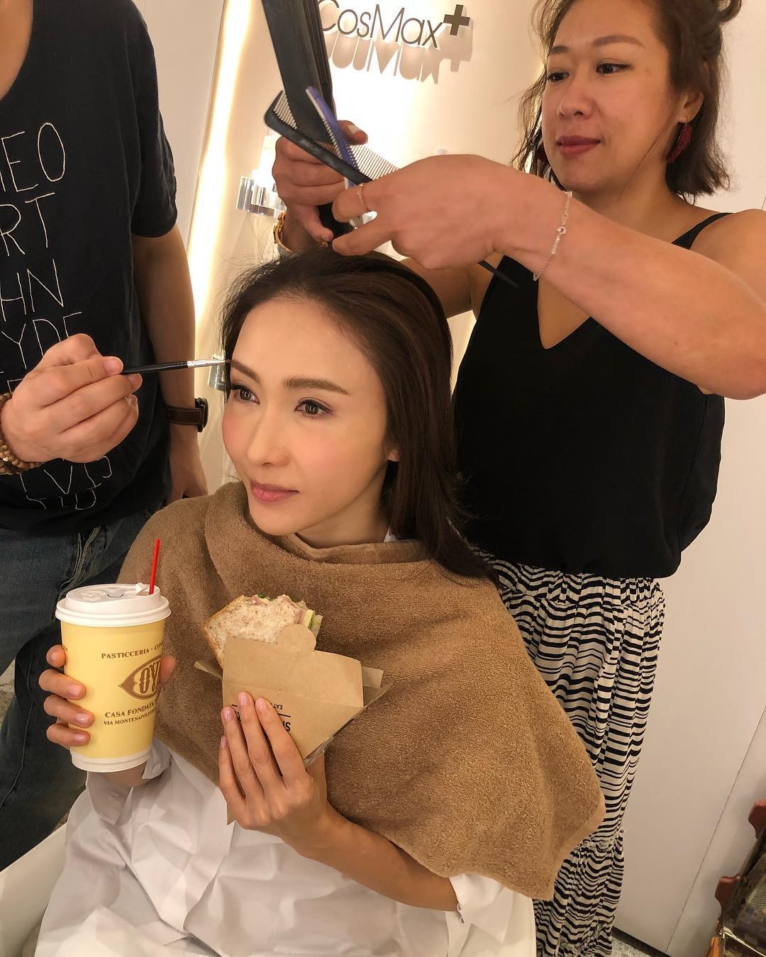 夠獨立也是嫁入豪門的必備條件?她指出不少女生嫁入豪門,就是為了找個好碼頭依靠下半生,更有不少單靠攀附夫家而活的例子!