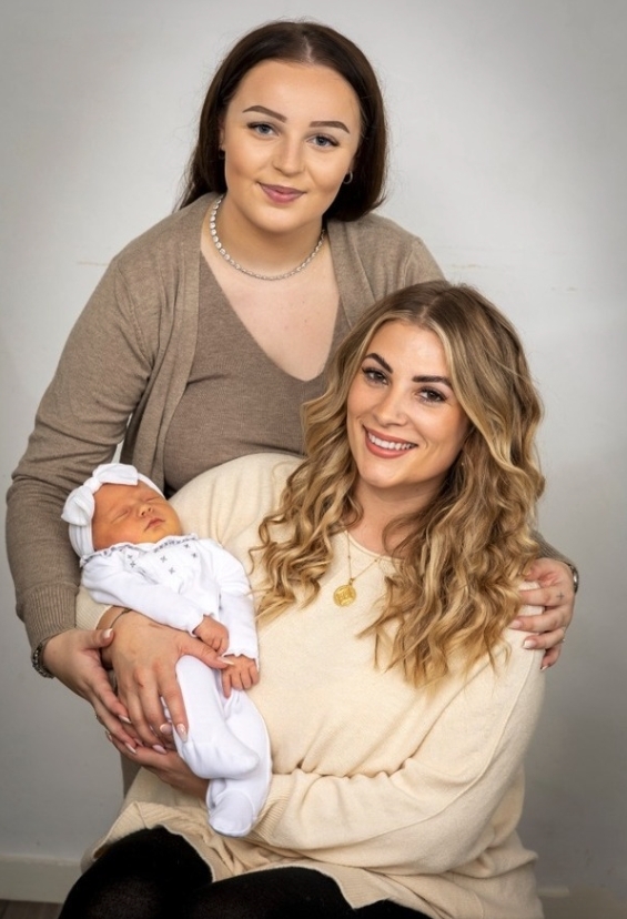 也會有不少人以為 Maizie 的女兒是她妹妹,甚至以為 Gemma 和 Maizie 是兩姊妹!