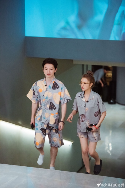 周揚青與前男友羅昊爆出戀情不夠一個月,便因性格不合而閃電分手