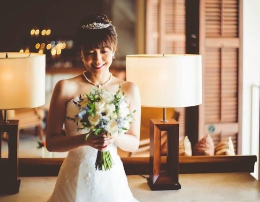 日本一位美女主播小林麻耶,因為婚後出現多種怪異行為,而被推測她已被洗腦