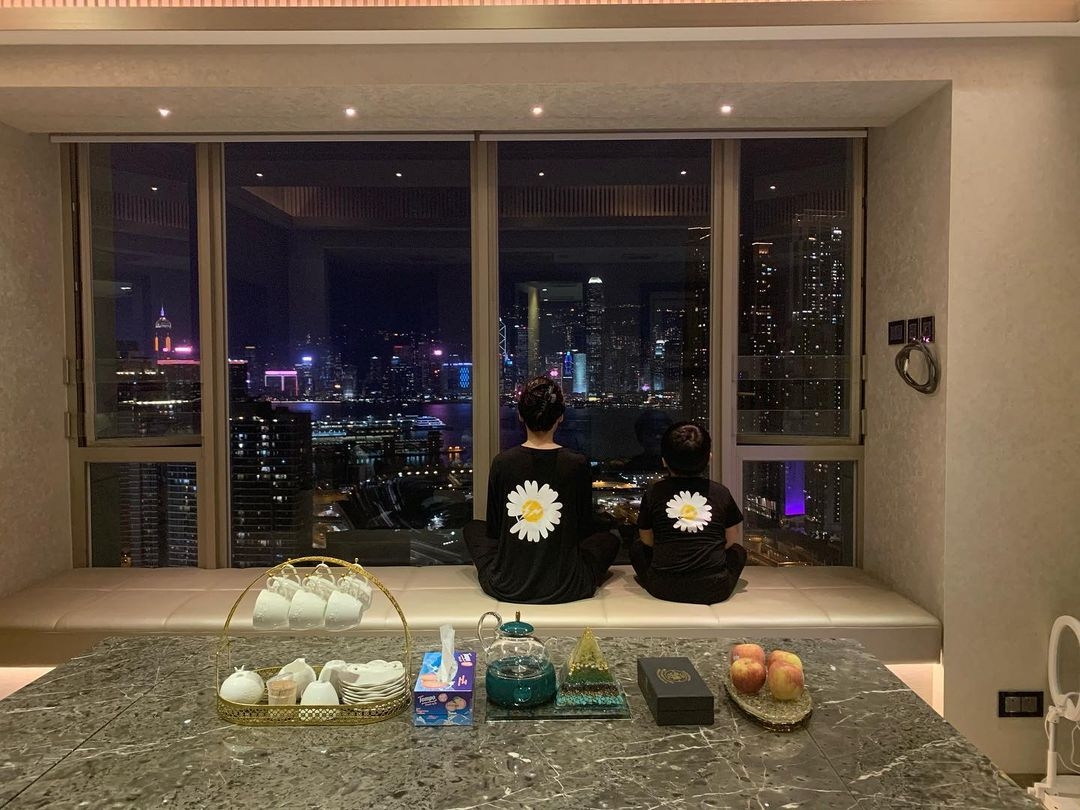 張韋怡(Gogo Cheung)後來再搬入新的豪宅