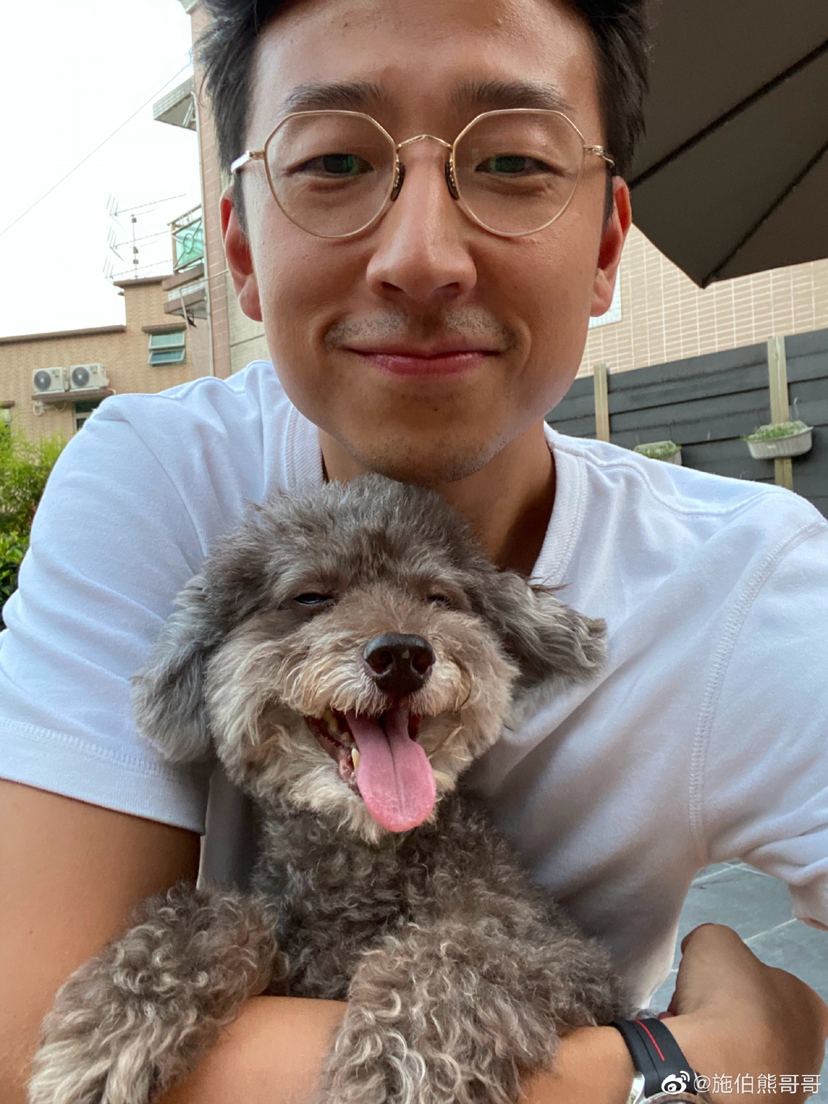 雖然吳千語屢次否認戀情,低調處理緋聞,但二人的戀情亦有跡可尋~