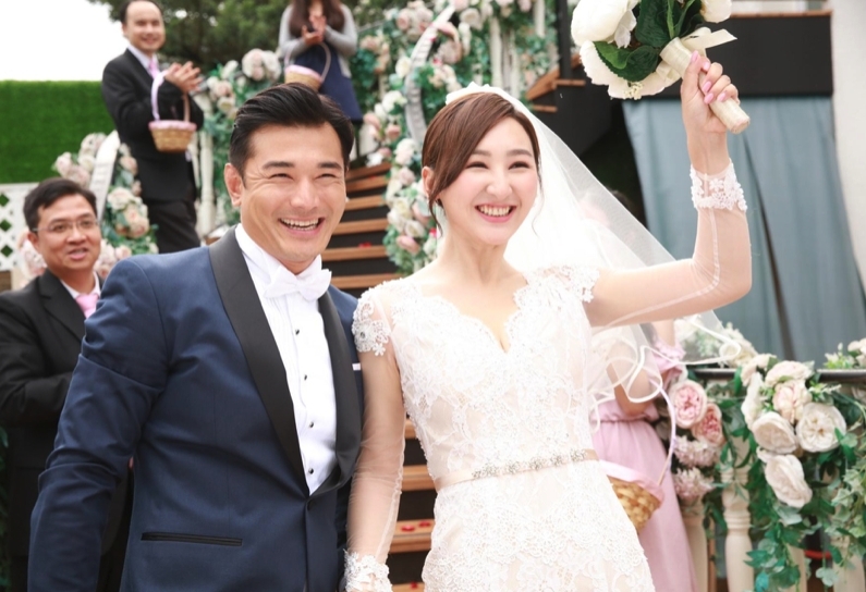 最近一位港女發文指奶奶於婚禮後問他們取回男家人情