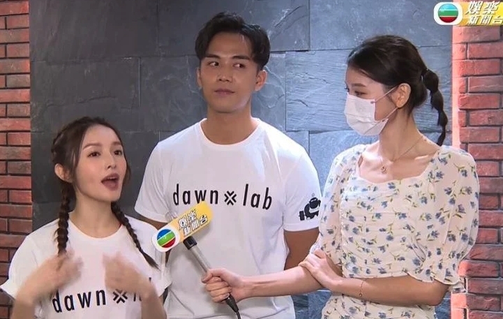 -鄺潔楹還花了6位數字和孖藝人伍富橋投資健身中心。