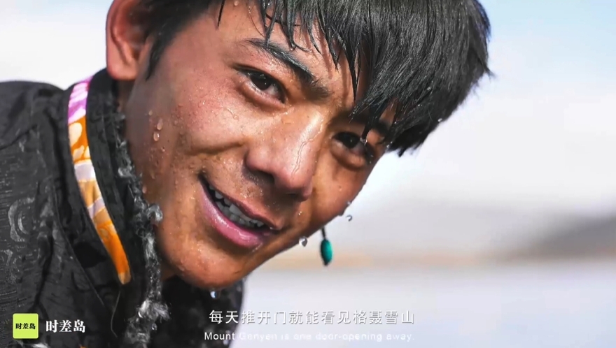 丁真粉絲就替男神解釋指臉型之所以看起來較腫,全因由高原地區下山而出現的「醉氧」反應所造成