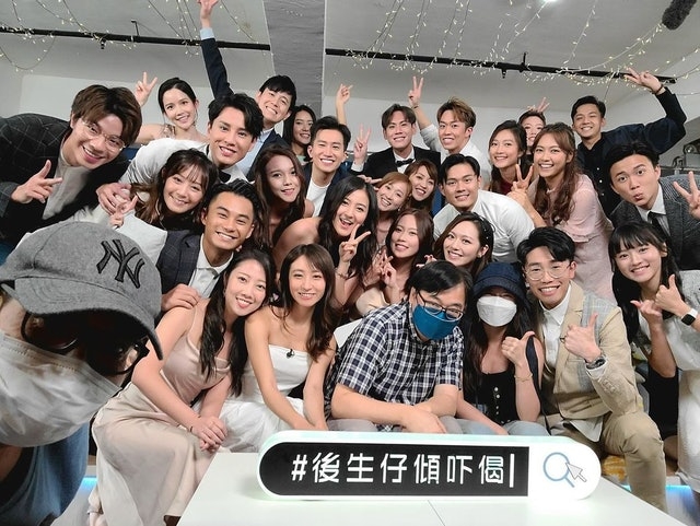 「後生女」波波在攝影廠飛撲跑向方力申投懷送抱,方力申更伸手摸頭