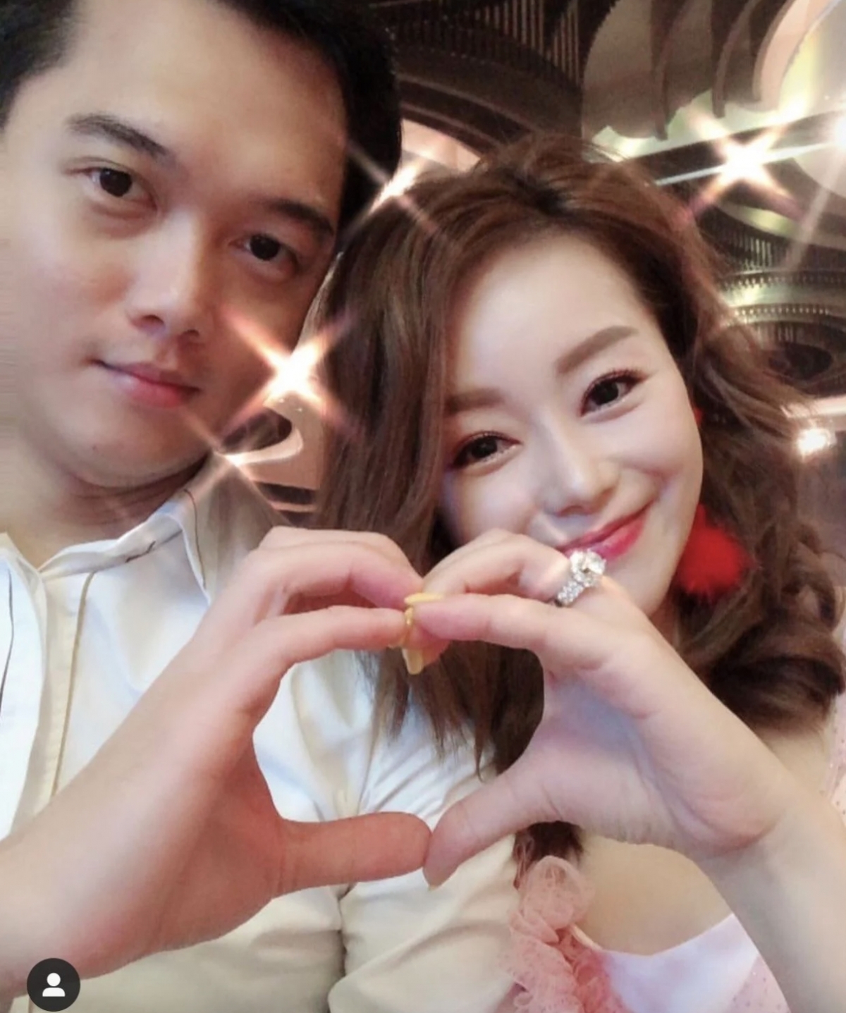 張韋怡與老公在 2015 年結婚時因有設宴請雙方家長及親朋好友到賀,因此外界一直都將張韋怡稱之為「潘太」。