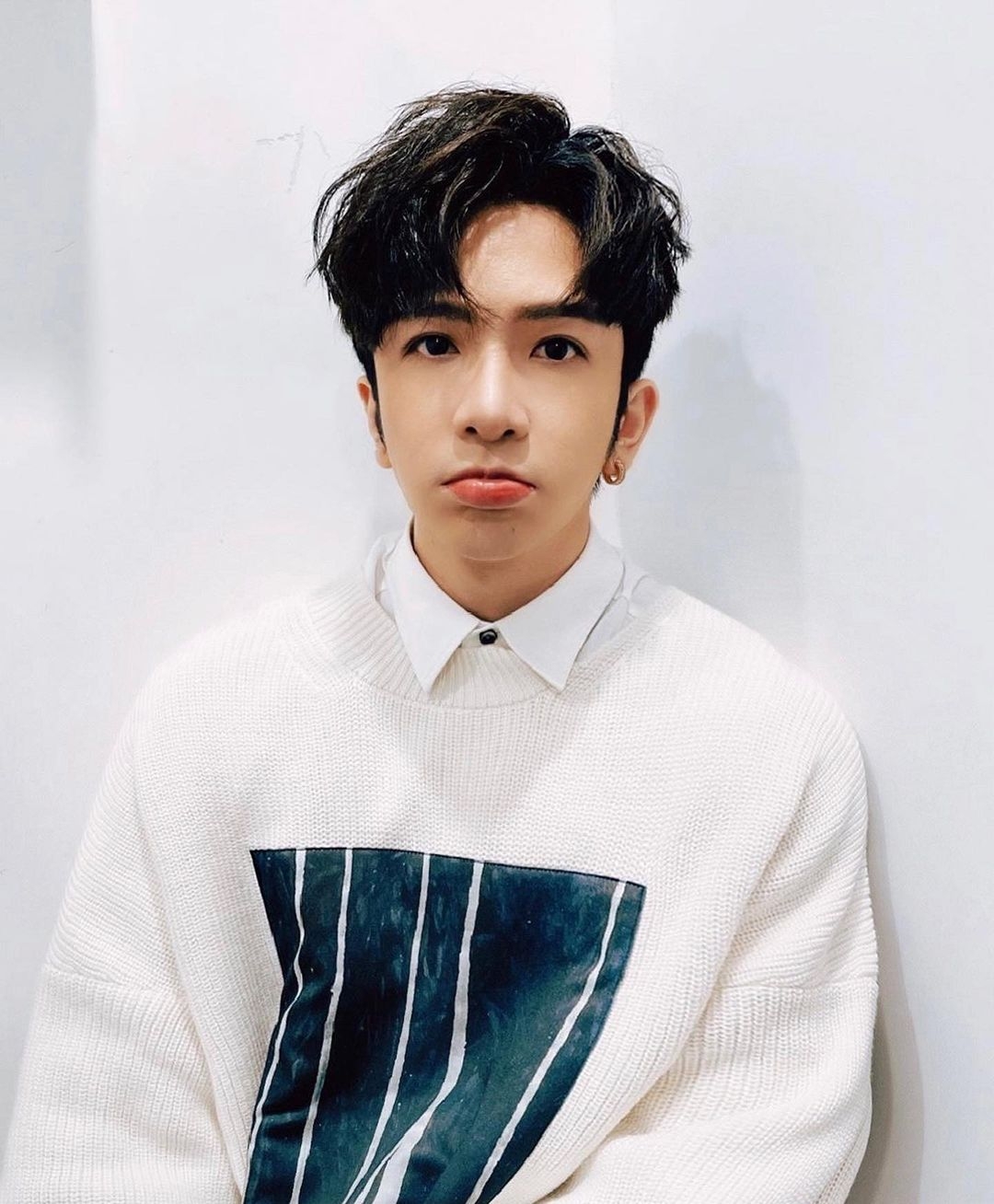 Anson Lo 突在社交平台分享自己被的士撞到至行人路