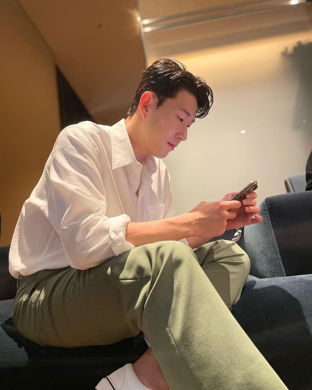 眼利粉絲就發現, Jisoo 與孫興慜竟然不約而同地在本月 5 號抵達到韓國!