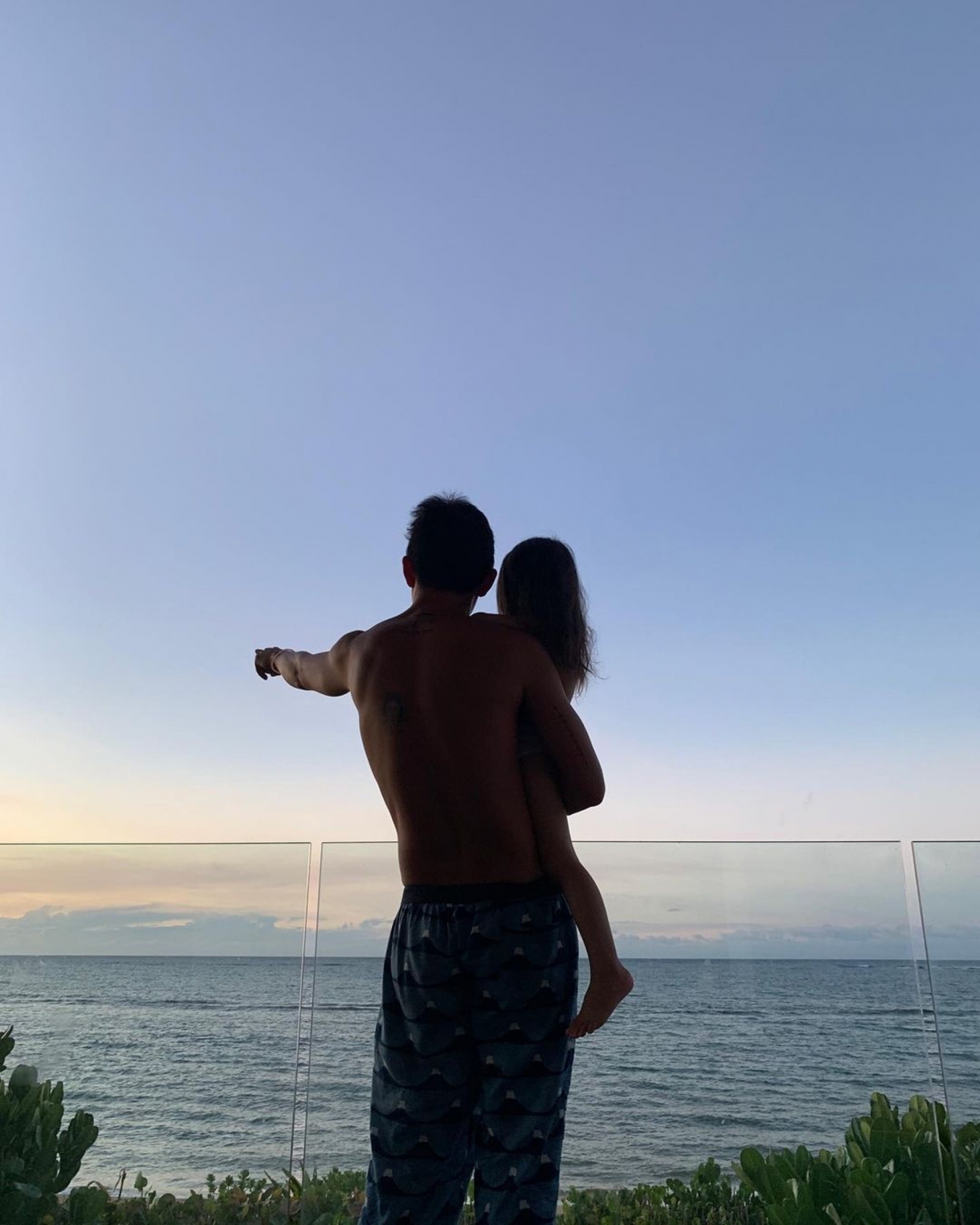 Edison 近年頻頻曬甜蜜家庭照，當中不乏 Alaia 的生活照