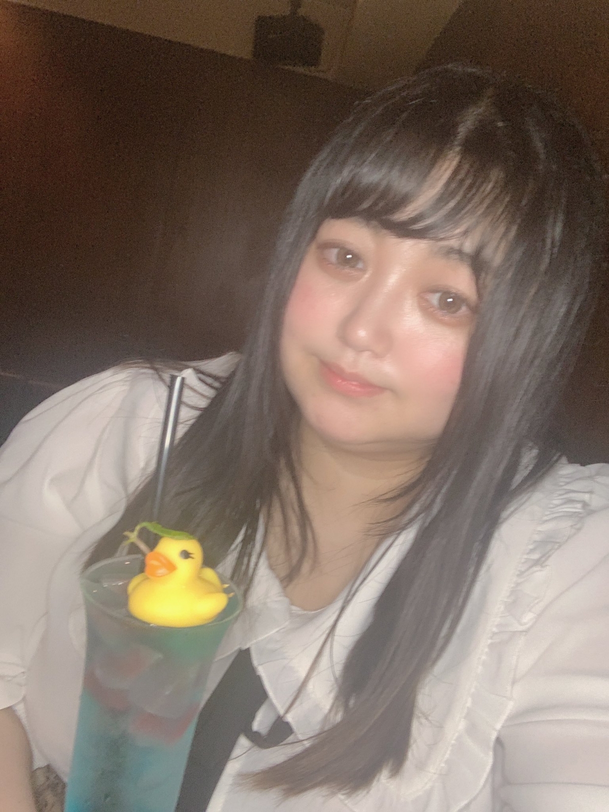 Emix 的美貌的確得到認證, 近期還參加了偶像選秀「MISS ID 2022」