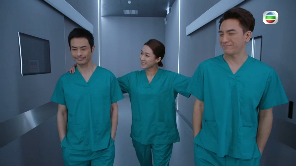 第一集首播已經涉及大型車禍場面,由馬國明飾演的況叢昕更當街搶救瀕危小童,劇集節奏明快,因而獲得不少網民力讚!