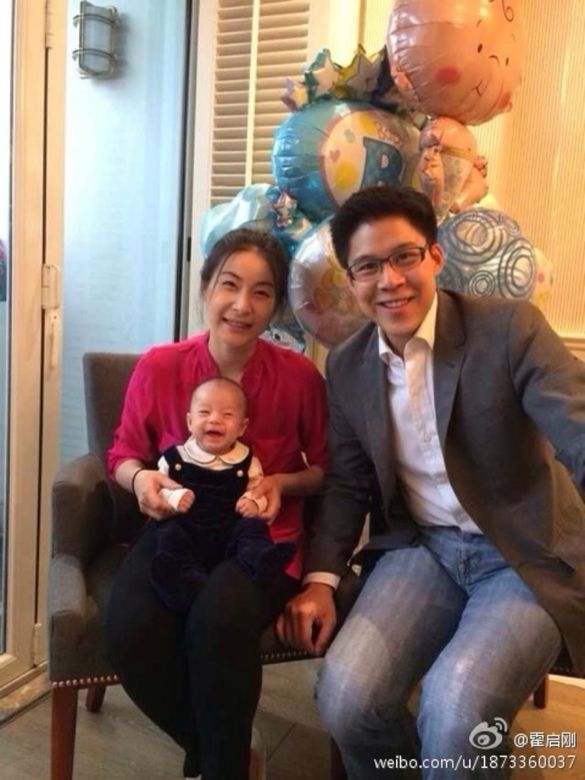 「愛妻號」之稱的霍啟剛的豪門家族作風一向低調樸實