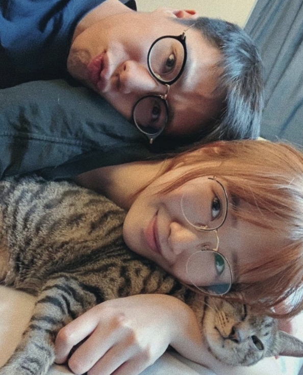 Tania 在1年前就宣佈和拍拖約一年的男友結婚,並大晒4卡巨鑽